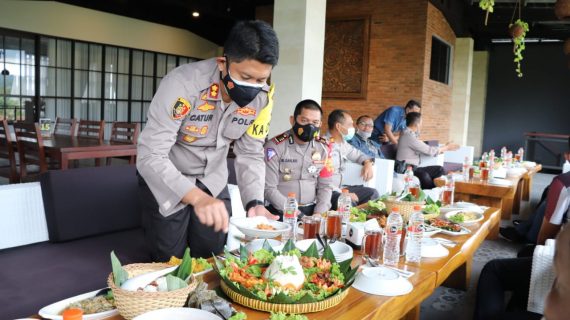 rayakan HPN ke 75, Kapolres Batu ajak wartawan dan media syukuran bersama