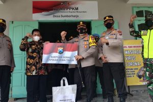 Kapolda Jatim Akan Memberikan Alat Testing, Di KTS Posko PPKM Sumberharjo, Pacitan.