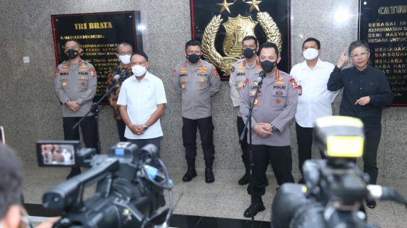 Kompetisi Sepak Bola Diizinkan, Kapolri Ingatkan Komitmen Penegakan Prokes