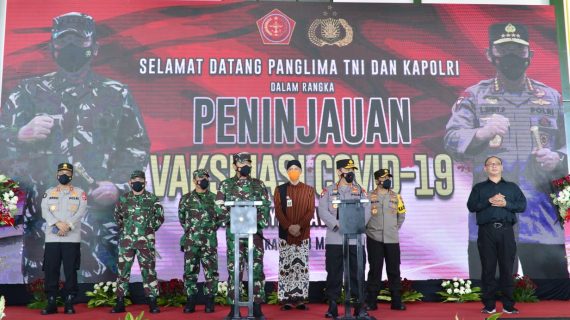 Panglima dan Kapolri Tinjau Vaksinasi Ribuan Anggota untuk Persiapan Pengamanan Mudik Lebaran