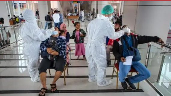 Hasil Rapid Test Antigen, Tak Ada Warga Positif Covid dalam Kerumunan Jokowi di NTT