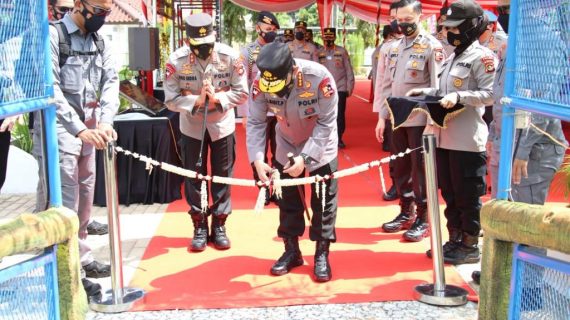 Kunker ke Palembang,Kapolri Resmikan Kampung Tangguh dan Aplikasi Polisi Dukur Kito