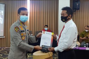 Nilai Sempurna Diraih Personil Polda Jatim pada Pelatihan Kemampuan Linguistik Forensik Bagi Penyidik Polri