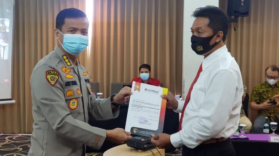 Nilai Sempurna Diraih Personil Polda Jatim pada Pelatihan Kemampuan Linguistik Forensik Bagi Penyidik Polri