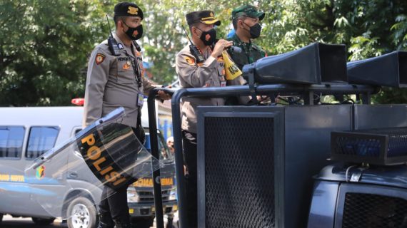 Aksi Unras Gabungan Mahasiswa di Malang Kota Dibubarkan Karena Langgar Prokes Covid-19 dan Merusak Mobil Polisi