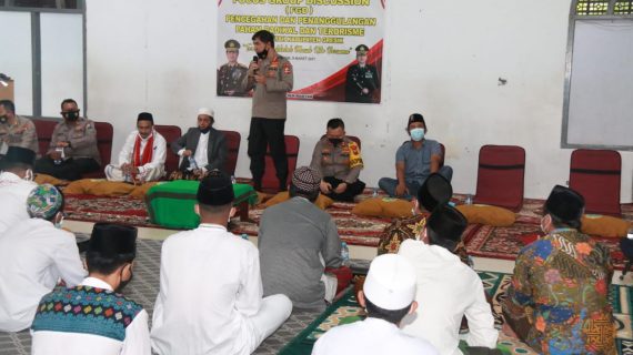 Jalin Komunikasi, Tim Divisi Humas Polri Silaturahmi ke Ponpes Ushulul Hikmah AL Ibrohimi Gresik