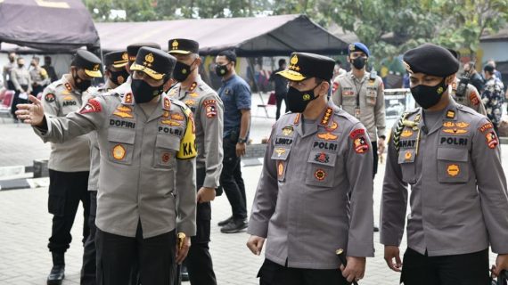 Kapolri Tinjau Pelaksanaan Vaksinasi Covid-19 Tahap II 36.292 Personel Polda Jabar