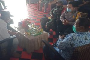 Bripka Aris Chandra Salam dalam rangka mendukung PPKM Berbasis Mikro penanganan Covid-19.