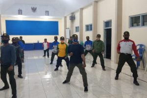 Pelatihan Linmas oleh Mentor KTS Iptu Fauzen dan Bhabinkamtibmas Ds. Tawangsari Bripka Arinda Yudha