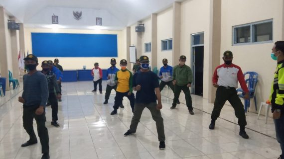 Pelatihan Linmas oleh Mentor KTS Iptu Fauzen dan Bhabinkamtibmas Ds. Tawangsari Bripka Arinda Yudha