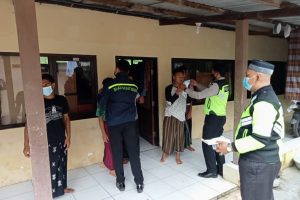 Pembagian Masker kepada Santri dalam rangka memperingati hari Islam ISRA’ MI’RAJ