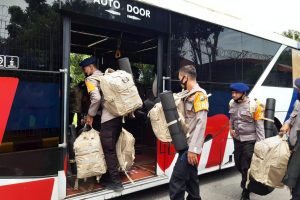 75 Personel Satbrimob Polda Jatim BKO ke Polda NTT Bantu Korban Bencana Alam