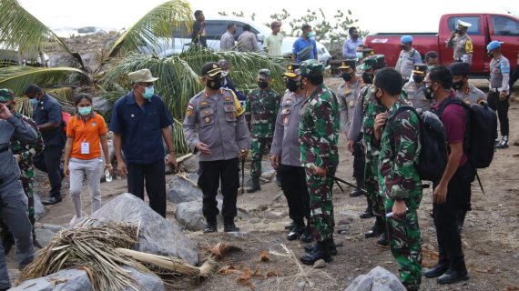 Tinjau NTT, Panglima dan Kapolri Fokuskan Evakuasi Korban dan Kirim Bantuan