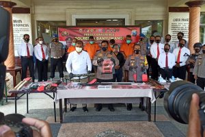 Polresta Banyuwangi Ungkap Senpi Rakitan dan Ringkus Empat Tersangka