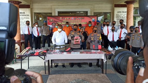 Polresta Banyuwangi Ungkap Senpi Rakitan dan Ringkus Empat Tersangka