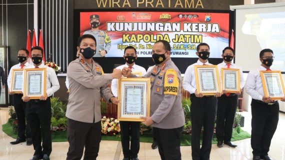 Kapolresta Banyuwangi Sabet Dua Penghargaan Dari Kapolda Jatim
