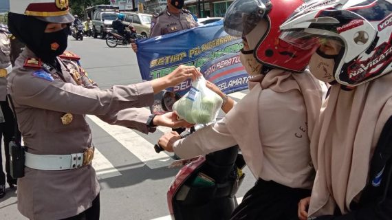 Rewards diberikan kepada masyarakat yang tertib dalam Ops Keselamatan , ini penjelasan Kasat Lantas