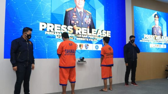 olda Jatim Bongkar Pembuat dan Pengedar Scampage/ Website Palsu Mencairkan Dana PUA Warga AS
