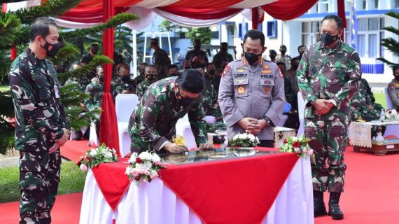 Kompak, Panglima dan Kapolri Kunjungi Lembaga Pendidikan TNI dan Polri