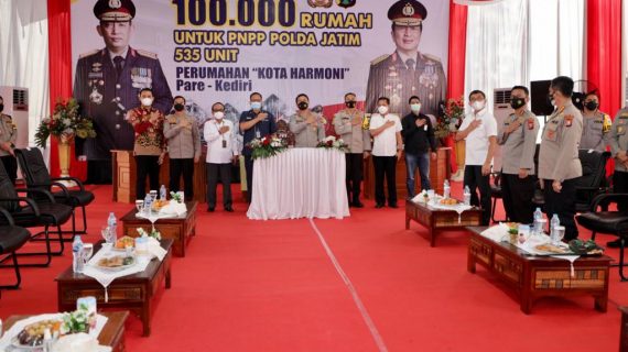 Kapolda Jatim Ikuti Zoom Meeting Peresmian Perumahan PNPP di Polres Kediri Yang Diresmikan Oleh Kapolri