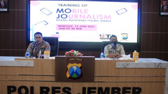 IJTI Jember Inisiasi Training OF Mobile Journalism di Polres Jember.