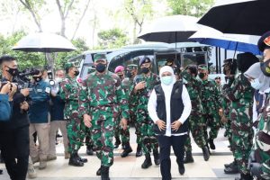 Kasal dan Kakor Sabhara Tinjau Pelaksanaan Vaksinasi Pekerja Pelabuhan Tanjung Perak