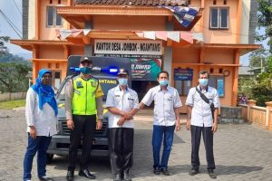 BHABINKAMTIBMAS POLSEK NGANTANG SOSIALISASIKAN PELAKSANAAN VAKSINASI