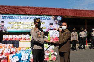 POLRES BATU BEKERJASAMA DENGAN KOP SAE PUJON, SALURKAN SEMBAKO KEPADA MASYARAKAT TERDAMPAK 19