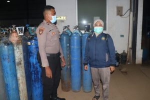Demi Kemanusiaan, Polisi Bantu Distribusi Oksigen ke Rumah Sakit di Kabupaten Gresik