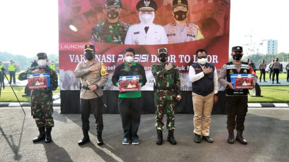 Puluhan Ambulance Vaksinasi Presisi Door To Door dilepas Forkopimda Di Polda Jatim