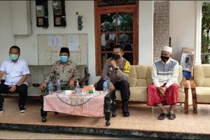 Polres Sampang Laksanakan Door To Door Vaksin Covid-19 Ke Pondok Pesantren Di Kabupaten Sampang
