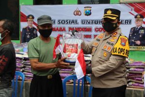 Polres Kediri Kota Kolaborasi Dengan HMI Kediri Dalam Pendistribusian Bantuan Sosial.