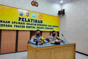 Kapolres Lumajang Berikan Pelatihan Bhabinkamtibmas Penggunaan Aplikasi Silacak dan InaRISK
