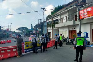 PENGAMANAN DAN PENGAWASAN KEGIATAN PEMBATASAN MOBILITAS MASYARAKAT PPKM LEVEL 4