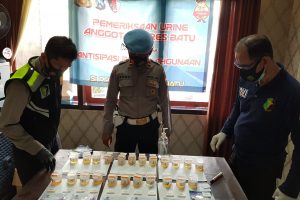 GAKTIB PEMERIKSAAN URINE ANGGOTA POLRES BATU