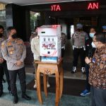 Pertama di Indonesia, Polresta Malang Kota Luncurkan Dispenser Masker 
