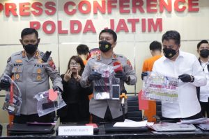 Polda Jatim Grebek Kantor Pinjol Ilegal di Surabaya dan Sidoarjo