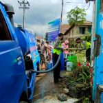 Polres Batu Distribusikan Air Bersih ke Desa Terdampak Banjir Bandang