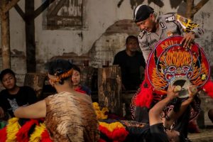 Totalitas Aipda “Agus Dalang” Dalam Pembina Sanggar Kesenian Jaranan Nusantara