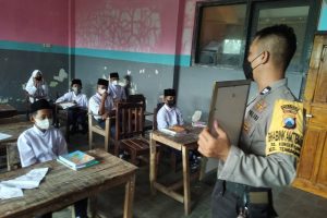 Cegah Paham Radikalisme Sejak Dini,Polisi Bondowoso jadi Guru di Ponpes Bondowoso