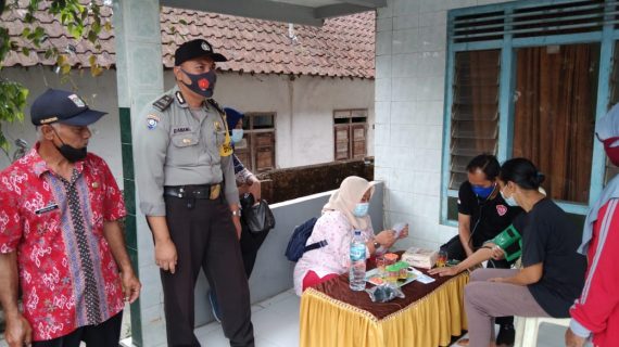 Cara humanis Polsek Ngantang Ajak Warga vaksin