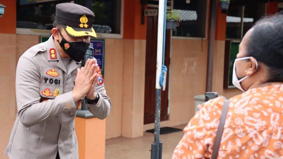 Salurkan Bantuan Presiden, Kapolres Batu: Pemerintah Peduli dengan Rakyat