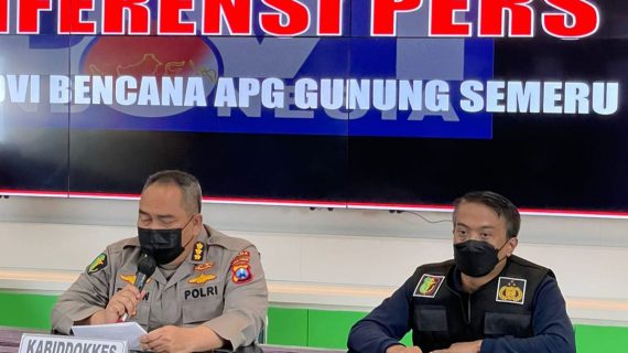 DVI Polda Jatim Terima 44 Kantong Jenazah Korban Erupsi Gunung Semeru di RSUD Dr Haryoto Lumajang