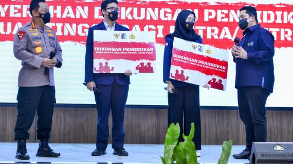 Kapolri Bicara Wujudkan SDM Unggul di Acara Bantuan Pendidikan Putra-Putri Polri
