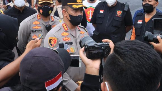 Kepolisian Resort Kota Besar Surabaya,  Memastikan Proses Hukum Terhadap Aksi Anarkis yang Dilakukan Oleh Sekelompok Oknum Anggota Perguruan Silat di Surabaya