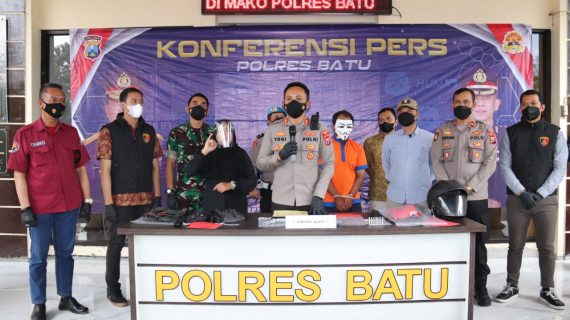 Kurang dari 24 Jam, Satreskrim Polres Batu Amankan Pelaku Pembawa Senpi Rakitan
