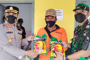 Kembali Gelar Bhaksos di Lokasi Banjir, Dandim dan Kapolres Jember Berbagi Sembako