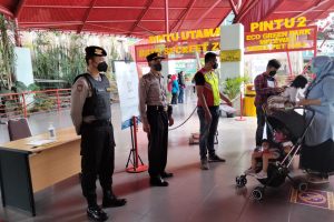 Tim ‘Pamor Keris’ Polres Batu Awasi Prokes di Tempat Wisata