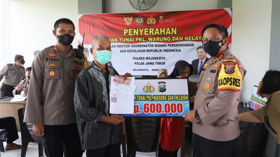 Polres Mojokerto Salurkan Bantuan BPTKLWN ke 6000 Pedagang Mikro