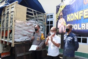 Polres Sampang Berhasil Gagalkan Penyelundupan 17 Ton Pupuk Bersubsidi